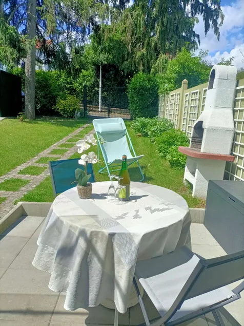 Garden house - 5 beds - 45 min to Eiffel Tower - Image 1