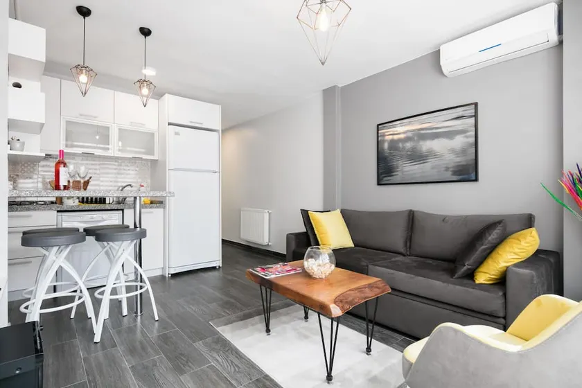 Warm Flat with a Terrace Near Taksim Square - Image 1
