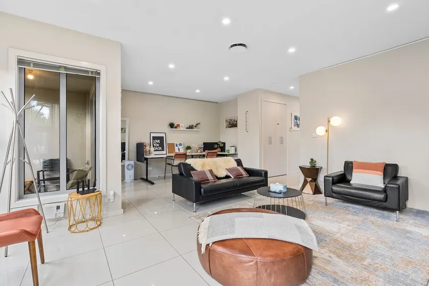 3BRS spacious/pet welcome in centre of Gungahlin - Image 1