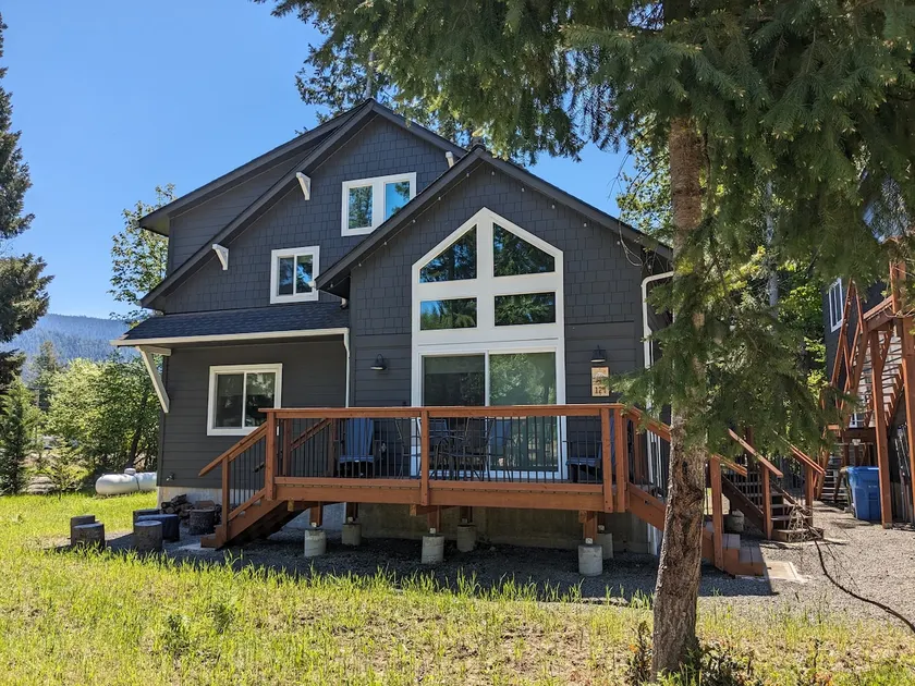 Elkhorn Wapiti Chalet Downtown Packwood, WA - Image 1