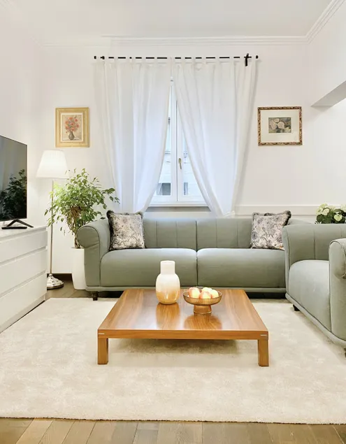 Vintage Top Centre Apartment - Image 1