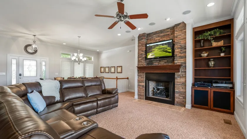 5 min from the Lake-Stay&Play-Shared Pool-Bar - Image 1
