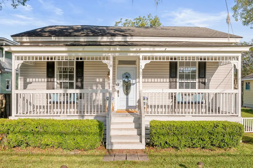 Charming Home w/King Bed Between Downtown & Beach - Image 1