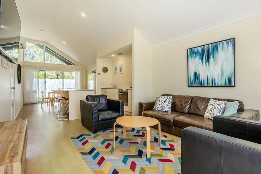 'Sea Breeze' Albany Bayside Villa 8 - Image 1