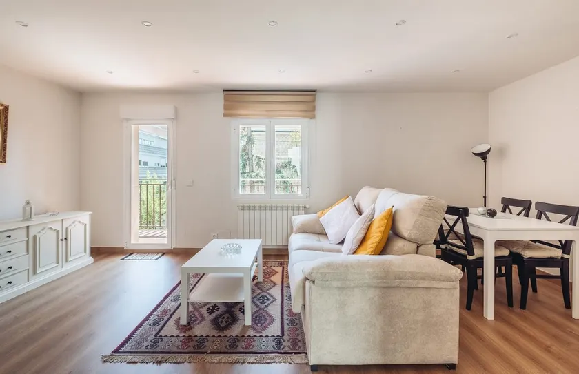 Elegant Sanctuary Close to the Royal Palace Aluche - Image 1