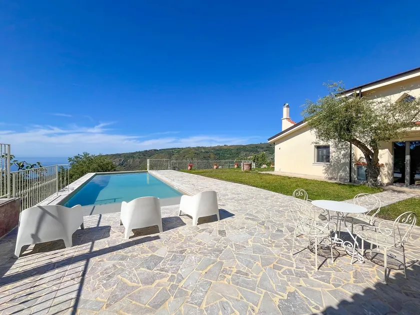 Villa Gisella avec piscine panoramique et barbecue entouré de notre verger - Image 1