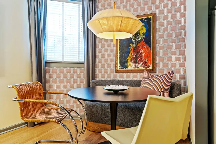 The Shingle Life • Vintage 1BR Near Wrigley - Image 1