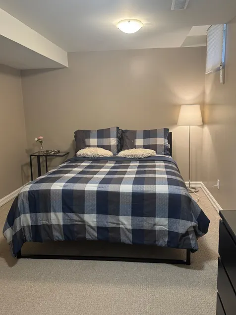 Basement Apartment ( separate entrance) - Image 1