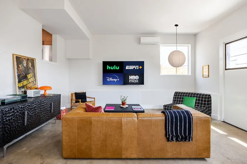 Stylish East Austin 2BR | Walk to East 6th - Image 1