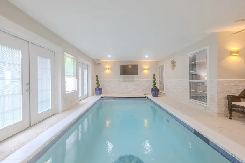 Private Indoor Pool & Games 4BR Pet Friendly Oasis - Image 1