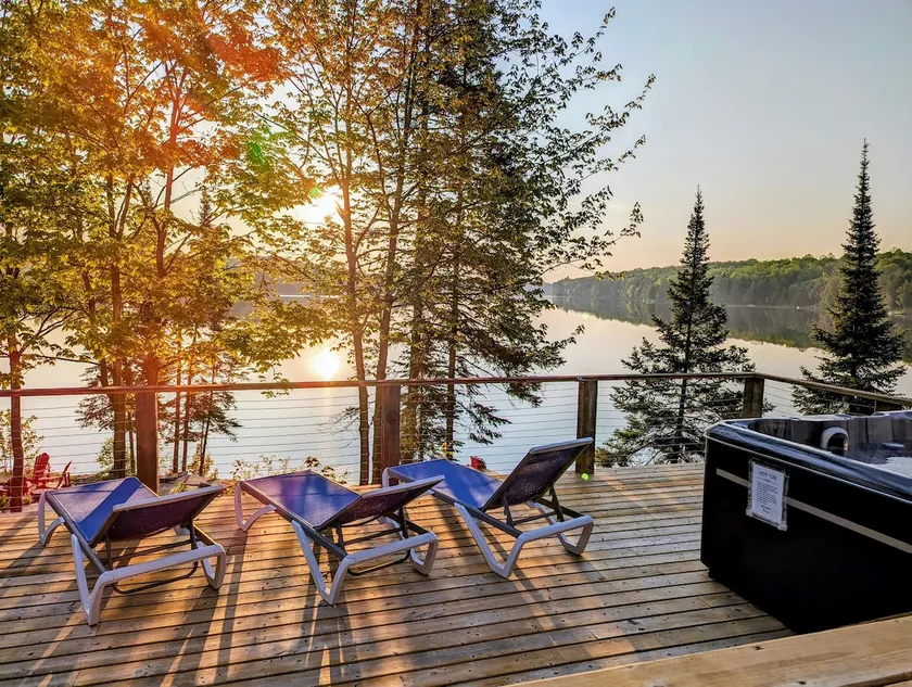 Brick's Lake House Retreat - Image 1