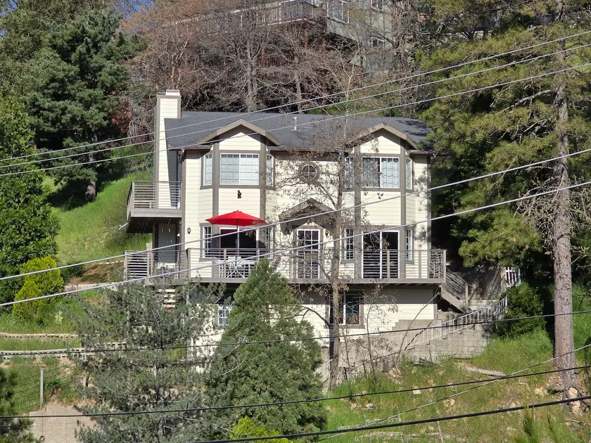 Lake Gregory Harbor House - Image 1
