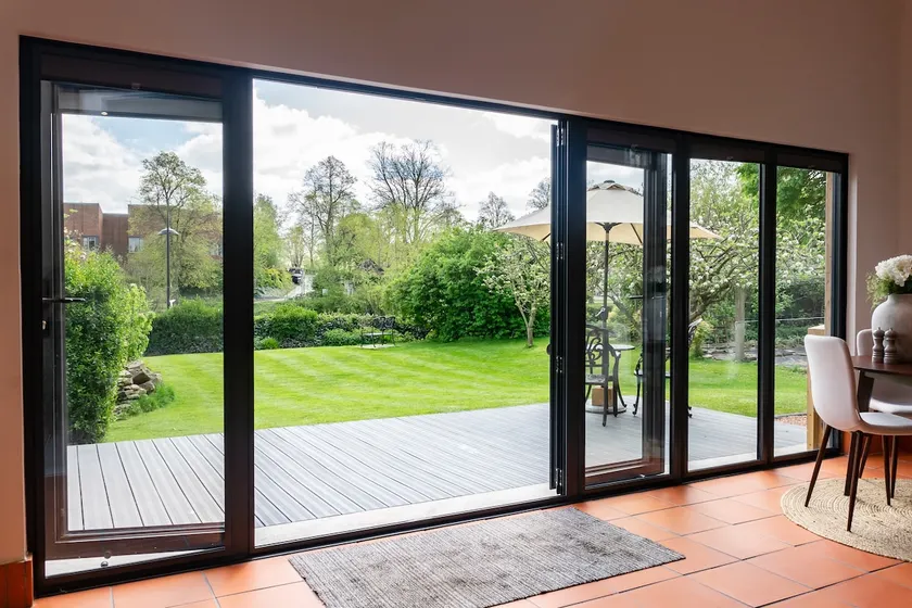 Quarry View Garden Studio in Shrewsbury with Parking - Image 1