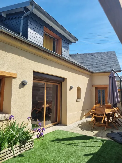 130 m² house, baby-friendly, shops, 3 km from the sea - Image 1