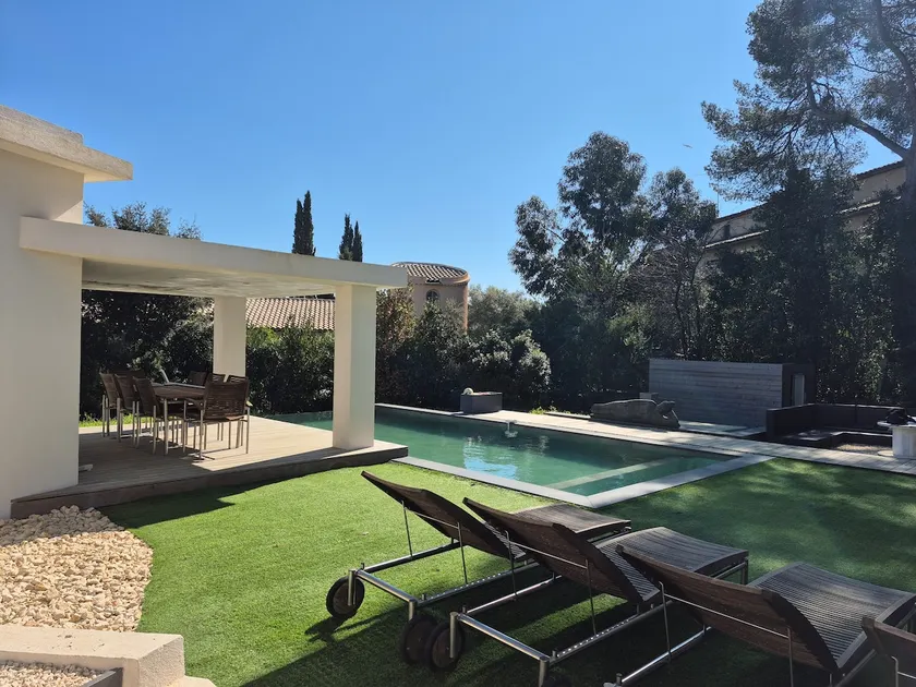 Zen villa with pool, 9 minutes walk from beaches - Image 1