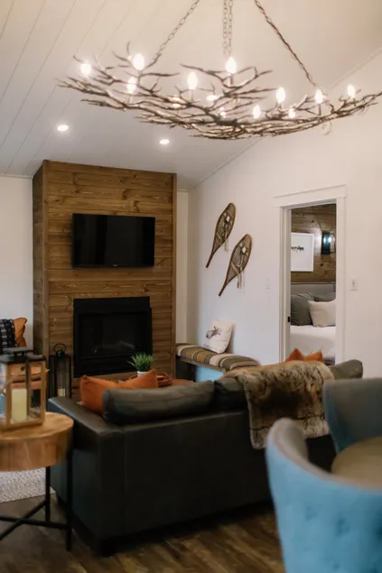 Rustic Lodge Cabin: Hot Tub/ BBQ/ Sauna/ Beach - Image 1