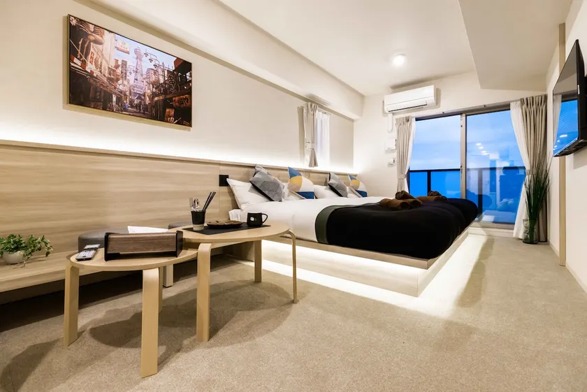2bed/Kuromon/Metro/KIX/Dotonbori/Namba/Animestreet - Image 1