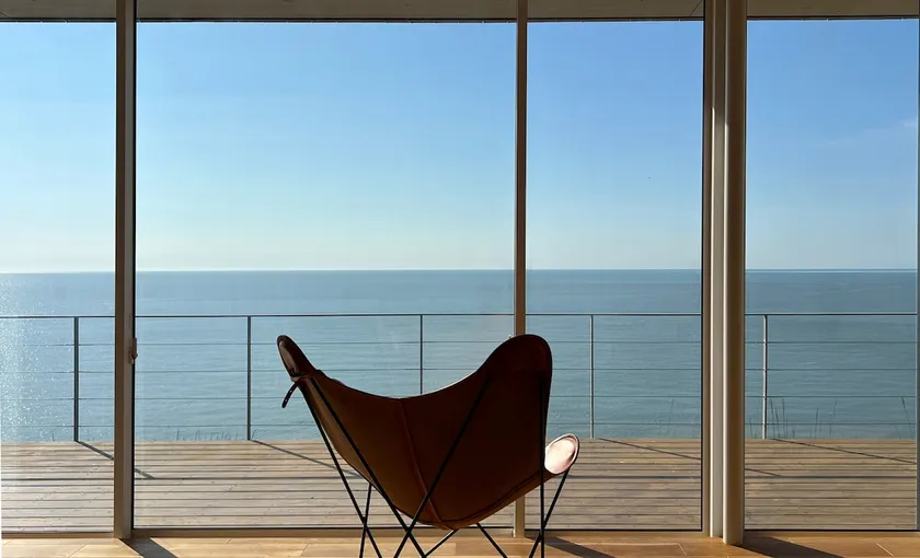 Live on a cliff/Ocean views/1 hour from Sapporo - Image 1