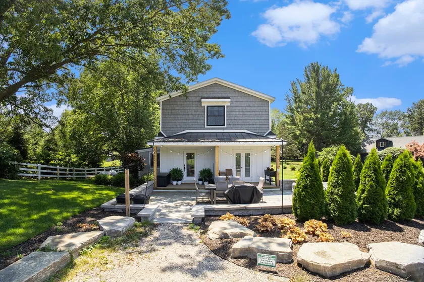 Near Douglas/ Saugatuck- Hot tub and *Pool - Image 1