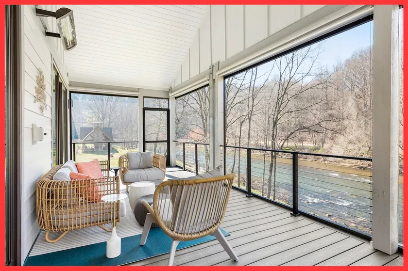 Luxury Waterfront Getaway - Image 1