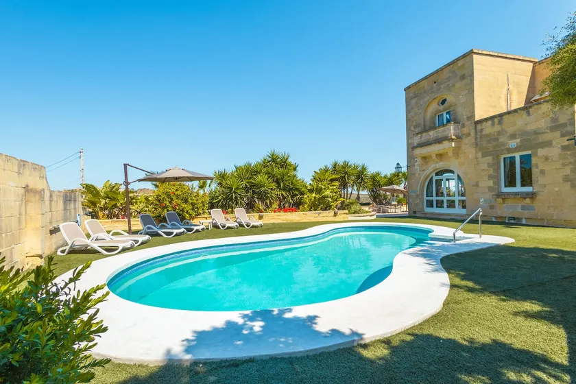 Villa Nirvana - 4 bedrooms (sleeps 8 + 2 kids) Qala village - Image 1