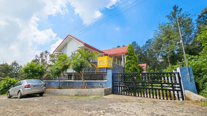 LuxeVilla, Yercaud | 3BHK | BathTub | PetFriendly - Image 1