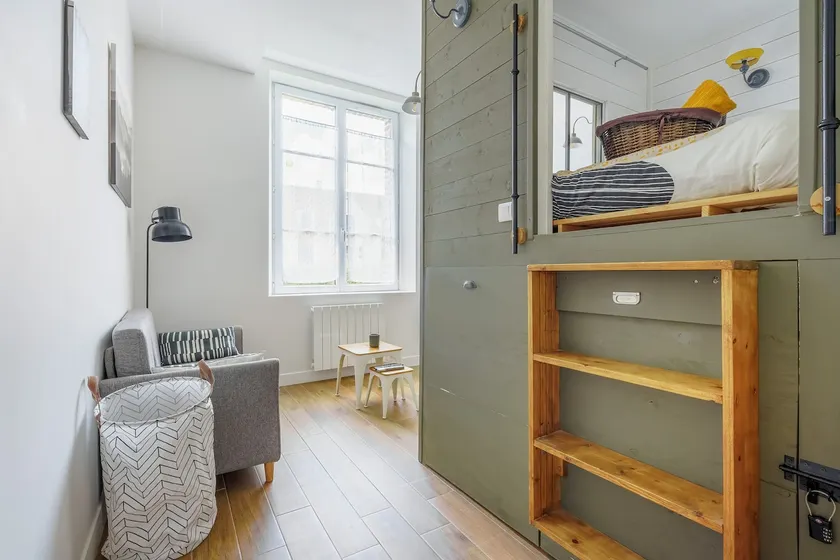 Studio with cabin bed, desk and fiber Wi-Fi - Image 1