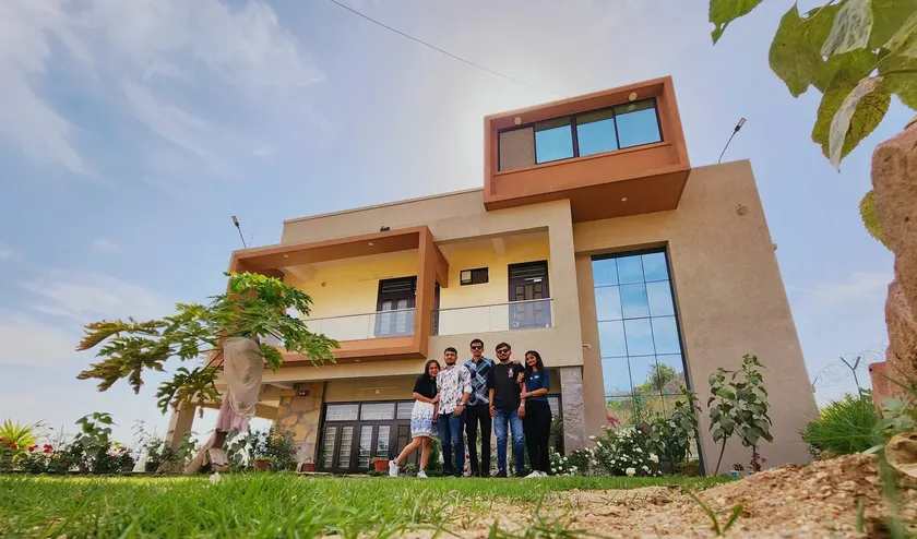 Villa by the hill: 3 BHK, Garden, Terrace, Parking - Image 1