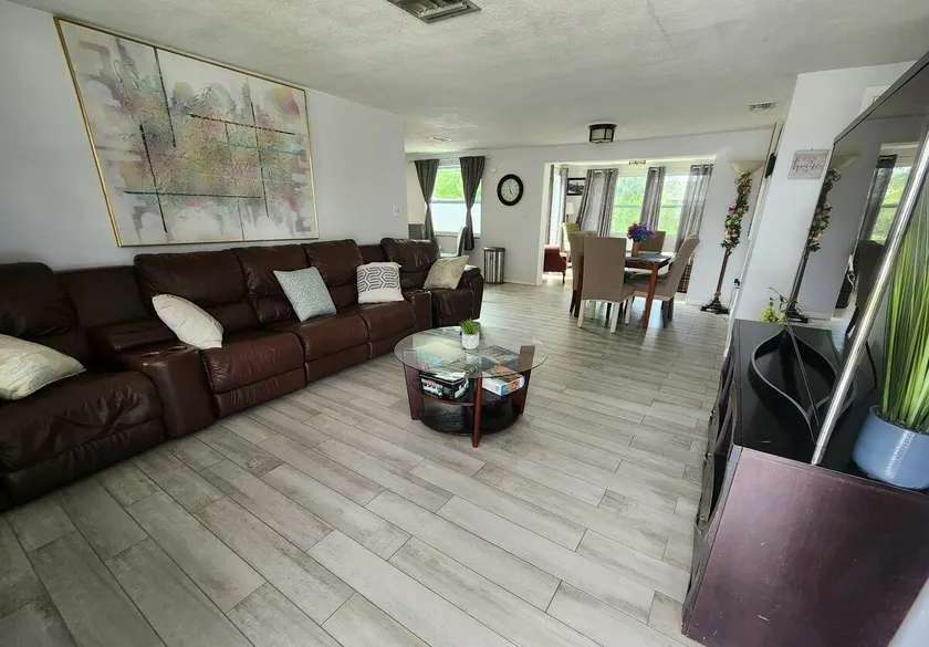 Convenient, close to sun & fun! - - Image 1