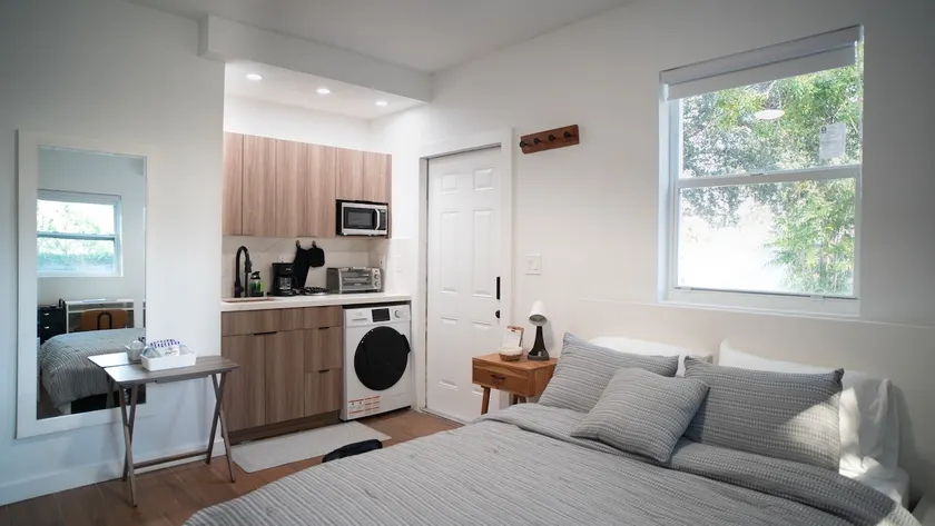 Stylish Studio Near Wynwood & Design District - Image 1