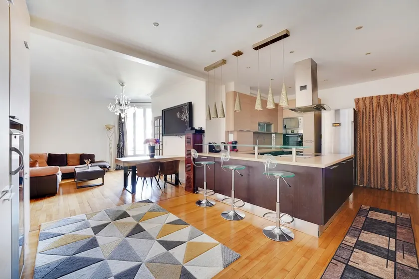 Nice 90m² - 2 bdr near Champs-Élysées, air-con. - Image 1