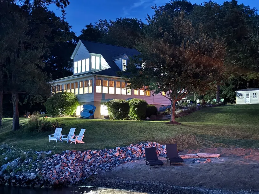 4 King Bed Private Beach +Pet Friendly +Pickleball - Image 1