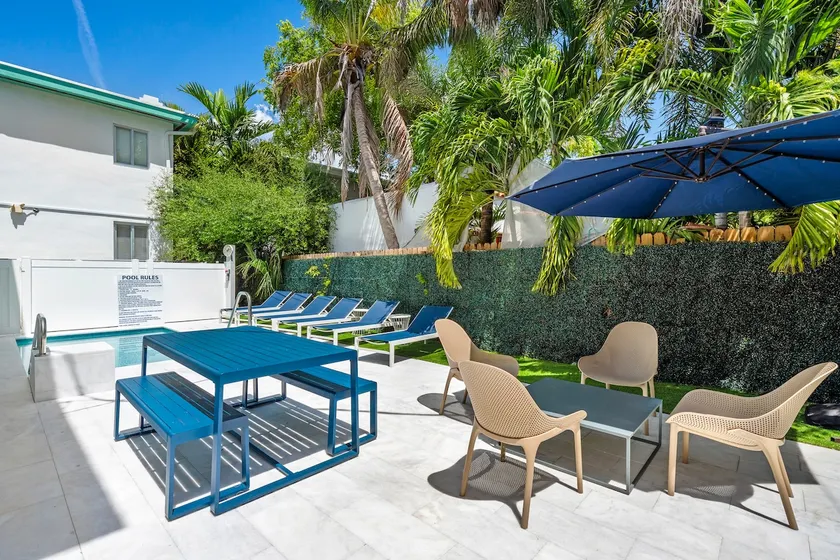 Nouveau suite with Pool ! | Parking Available - Image 1