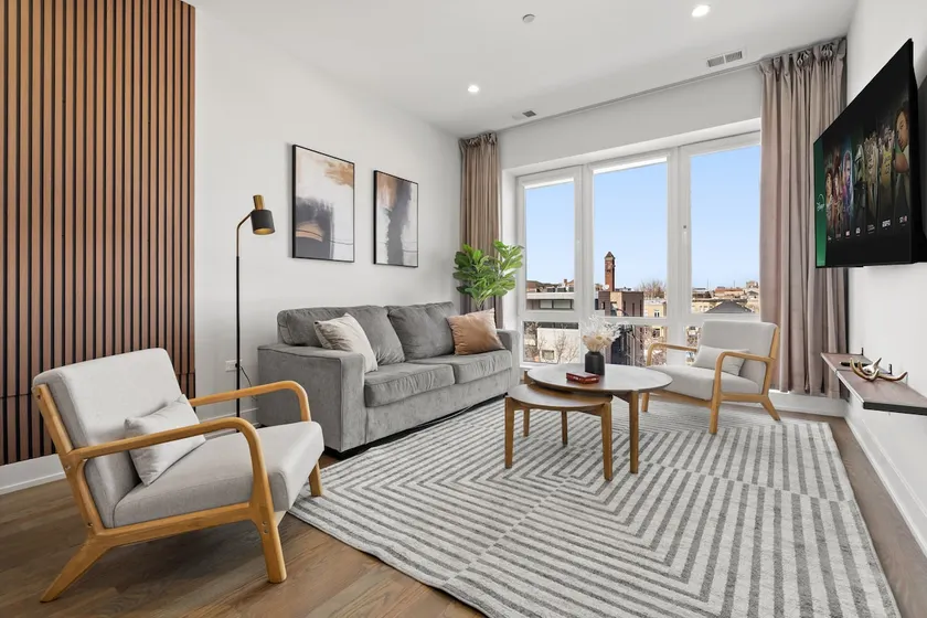 Spacious&Modern Condo, Near Dwtn, Secure Parking - Image 1