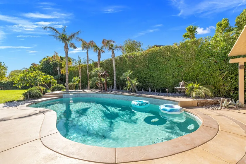 Luxe Emerald Cove w/basketball and pickleball - Image 1