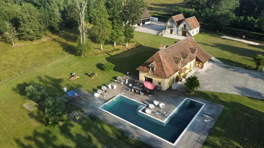 House and pool in the forest, 2 hours from Paris, - Image 1