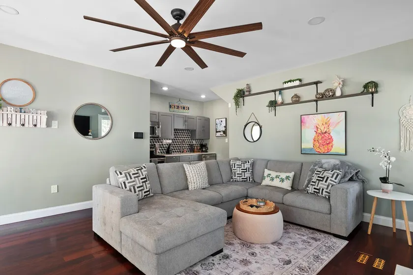 Beautiful Bayside Bungalow 10 min to Beach - Image 1