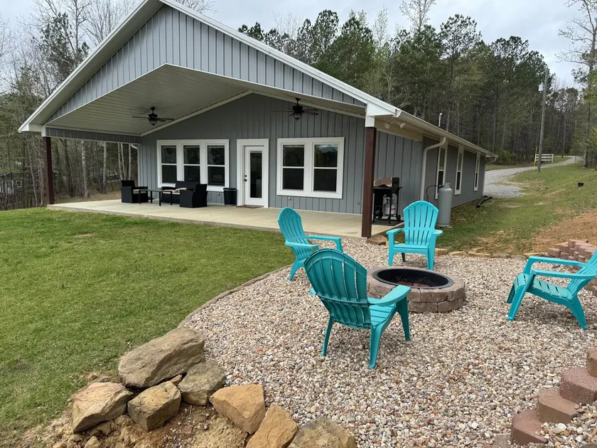 4 Bedroom 3 Bath Lakefront Home with Private Dock, Secluded, Lewis Smith Lake - Image 1