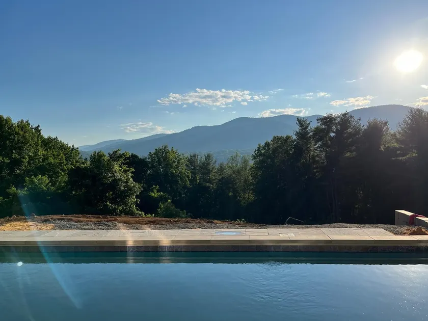 Incredible views with hot tub & swimming pool - Image 1