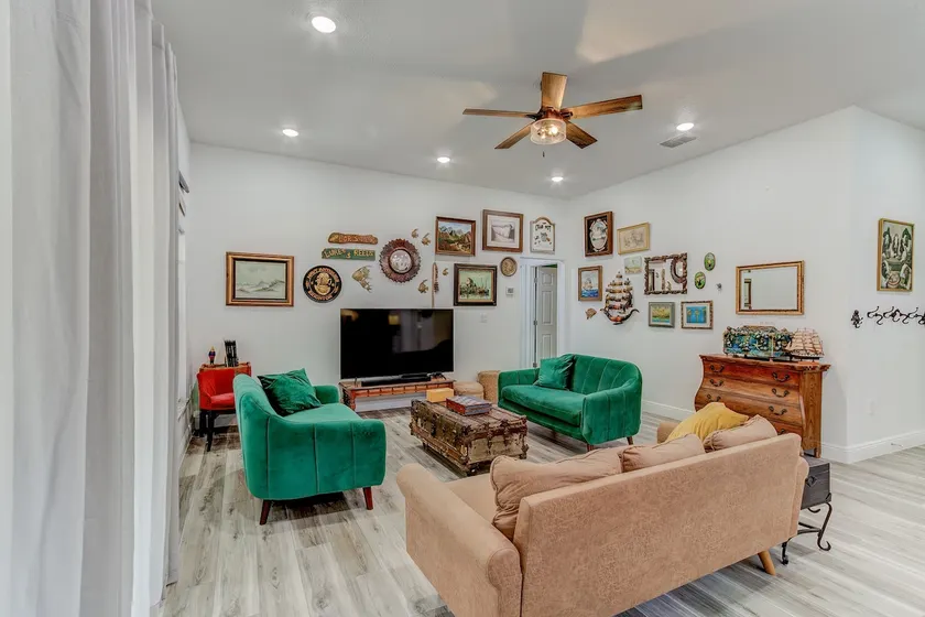 Sanford's Seahaven | Close to downtown & the lake - Image 1