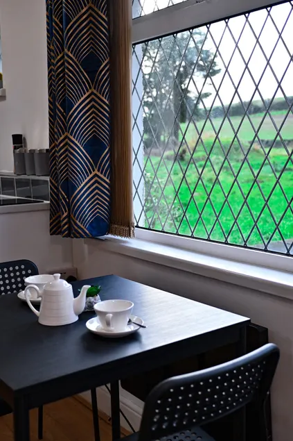 One Bedroom Apartment - Image 1