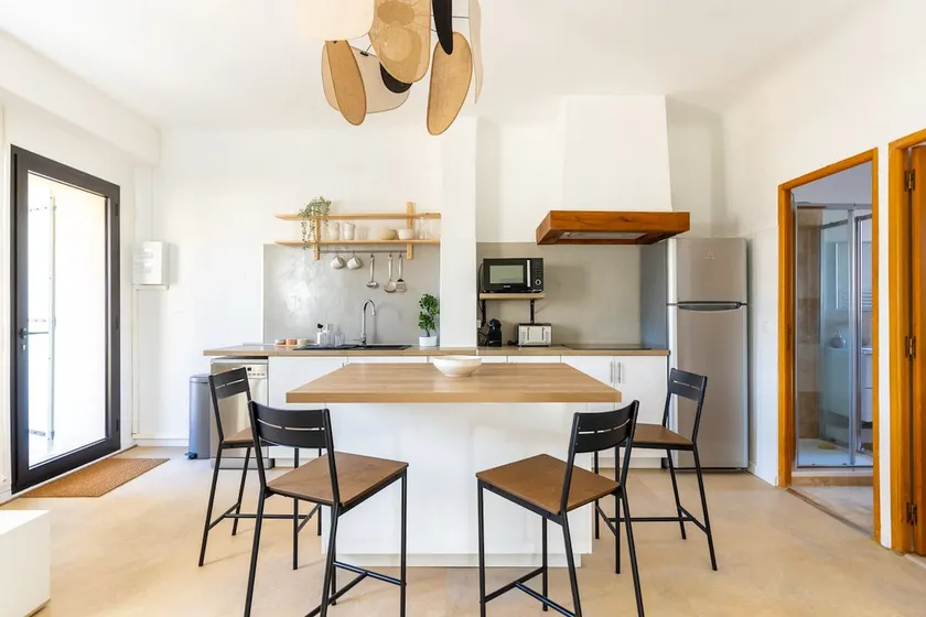 Cocoon 140 m from the Beach - Garden & Teleworking - Image 1