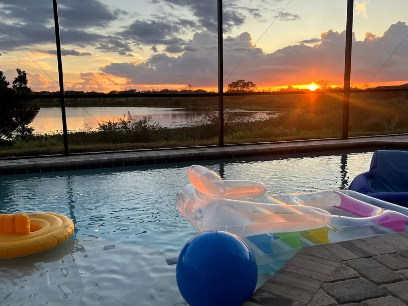 Sunset Home - Image 1