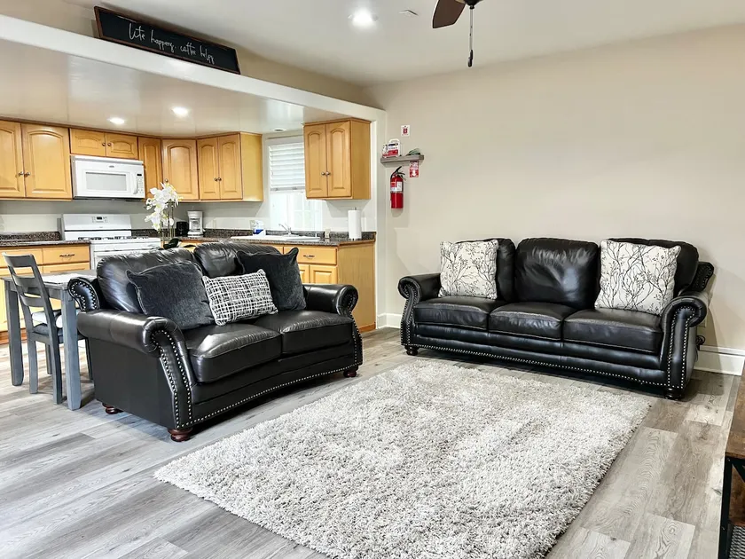 Comfy & Private 1 bedroom Guest House in Torrance - Image 1