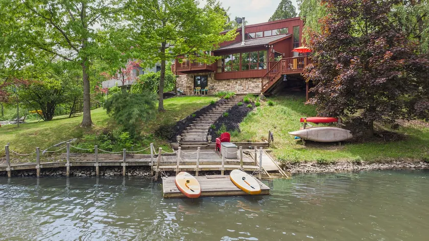 Lakefront Group-Friendly: Firepit, 4 Kayaks,4 SUPs - Image 1