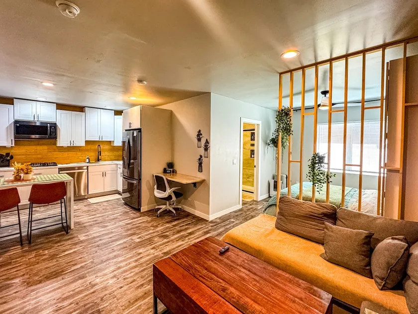 Double Queen Studio*FullKitchen*75\"TV*W/D*Rainfall - Image 1