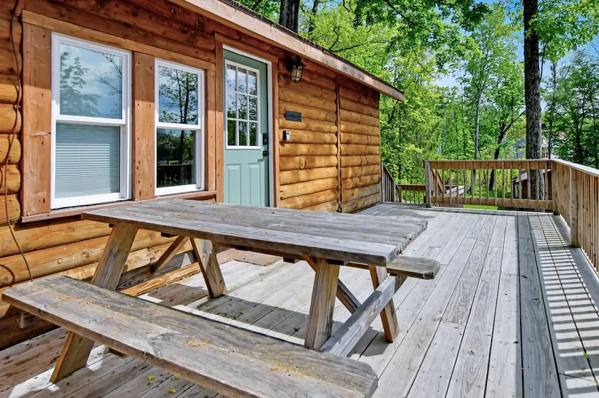 Pet Friendly - Close to Town - Deck & Fire Pit - Image 1