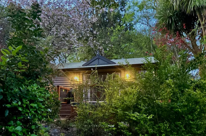 Romantic Private Retreat with Spa and Garden - Image 1