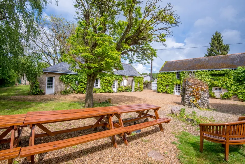 Les Maudines, property in the Angevin countryside - Image 1