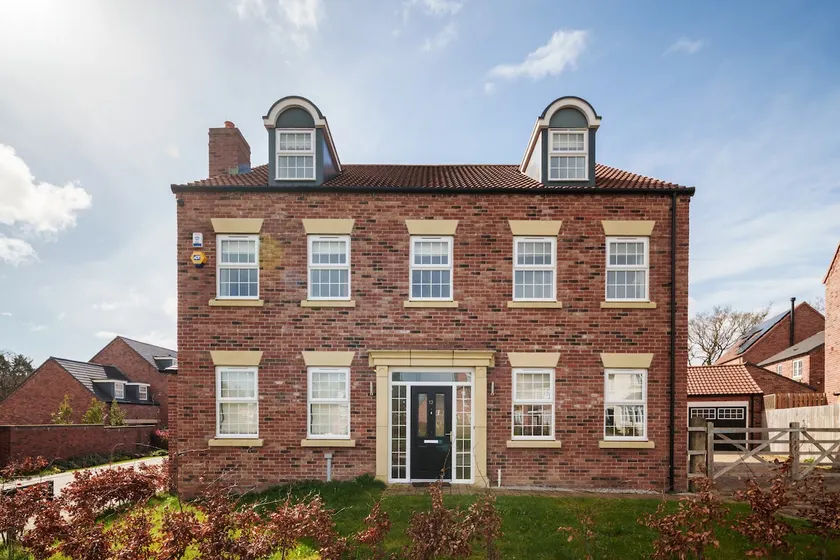 Beautiful Big Family Home - Sleeps 10, Park 3 Cars - Image 1